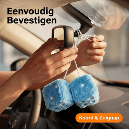Dobbelstenen Spiegel Hanger Lichtblauw - Set van 2 Retro Auto Dobbelstenen Pluche Binnenspiegel Decoratie met Zuignap - VCTparts.nl