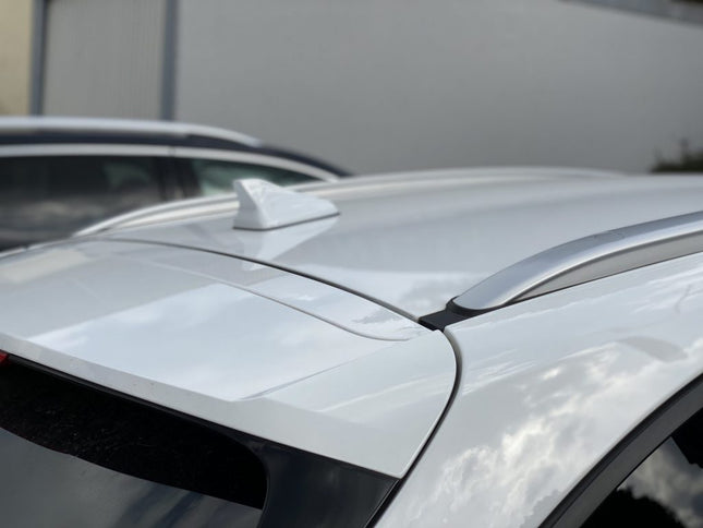 Universele Haaienvin Autoradio Antenne Wit – Stijlvolle AM/FM Antenne voor Auto's met Eenvoudige Installatie - VCTparts.nl