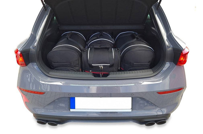 Kjust Kjust Reistassenset voor Cupra Leon 5-deurs 2020-2024 - Set van 4 Tassen met 2 Roltassen 1 Sporttas en 1 Vliegtuigtas Harvest Automotive 1