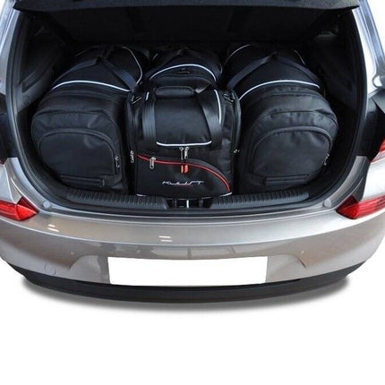 Kjust Kjust Reistassenset voor Hyundai i30 Fastback vanaf 2018 - Set van 4 Tassen met 2 Roltassen 1 Sporttas en 1 Vliegtuigtas Harvest Automotive 1