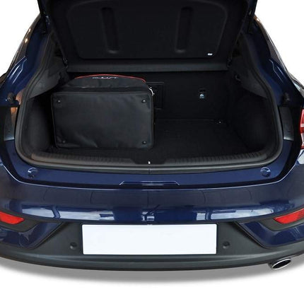 Kjust Kjust Reistassenset voor Hyundai i30 Fastback vanaf 2018 - Set van 4 Tassen met 2 Sporttassen en 2 Vliegtuigtassen Harvest Automotive 4