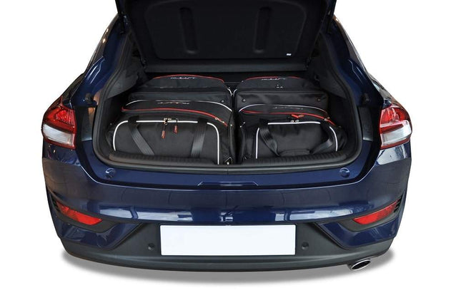 Kjust Kjust Reistassenset voor Hyundai i30 Fastback vanaf 2018 - Set van 4 Tassen met 2 Sporttassen en 2 Vliegtuigtassen Harvest Automotive 1