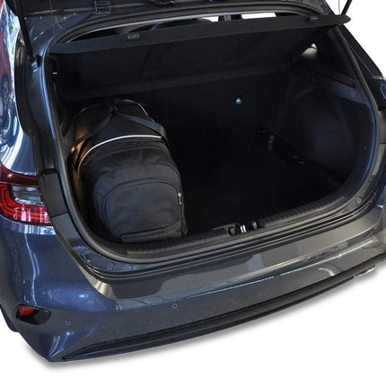 Kjust Kjust Reistassenset voor Kia Ceed 5-deurs vanaf 2018 - Set van 4 Tassen met 2 Roltassen 1 Sporttas en 1 Vliegtuigtas Harvest Automotive 4