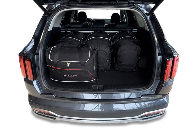 Kjust Kjust Reistassenset voor Kia Sorento 2020-2024 - Set van 5 Tassen met 3 Roltassen en 2 Vliegtuigtassen Harvest Automotive 2