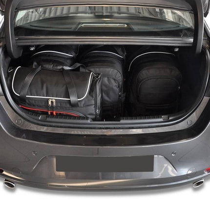 Kjust Kjust Reistassenset voor Mazda 3 Sedan vanaf 2019 - Set van 5 Tassen met 3 Roltassen en 2 Vliegtuigtassen Harvest Automotive 2