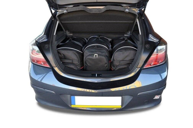 Kjust Kjust Reistassenset voor Opel Astra 3-deurs Sporthatch 2005-2011 - Set van 3 Tassen met 2 Roltassen en 1 Sporttas Harvest Automotive 1