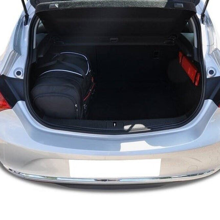 Kjust Kjust Reistassenset voor Opel Astra 5-deurs 2009-2015 - Set van 4 Tassen met 2 Roltassen 1 Sporttas en 1 Vliegtuigtas Harvest Automotive 4