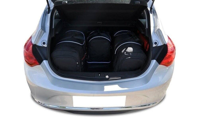 Kjust Kjust Reistassenset voor Opel Astra 5-deurs 2009-2015 - Set van 4 Tassen met 2 Roltassen en 2 Sporttassen Harvest Automotive 2