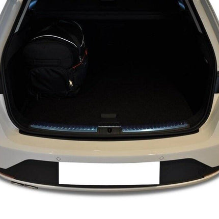 Kjust Kjust Reistassenset voor Seat Leon 5-deurs 2013-2020 - Set van 5 Tassen met 3 Roltassen en 2 Vliegtuigtassen Harvest Automotive 5