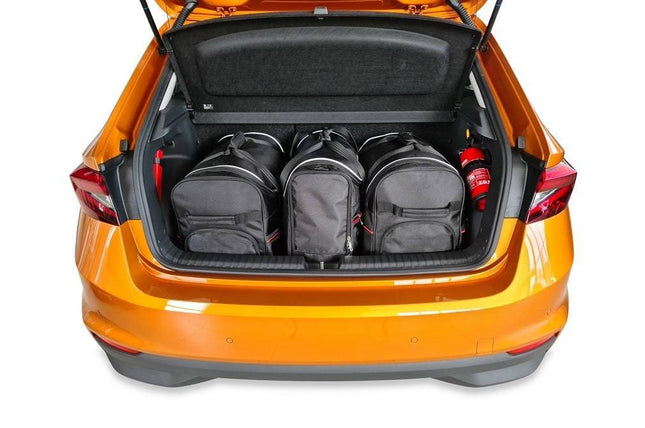Kjust Kjust Reistassenset voor Skoda Fabia 5-deurs vanaf 2021 - Set van 3 Tassen met 2 Roltassen en 1 Sporttas Harvest Automotive 1