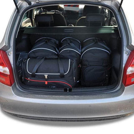 Kjust Kjust Reistassenset voor Skoda Fabia stationwagen 2007-2015 - Set van 5 Tassen met 2 Roltassen 1 Sporttas en 2 Vliegtuigtassen Harvest Automotive 2