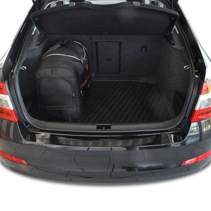 Kjust Kjust Reistassenset voor Skoda Octavia 5-deurs 2013-2020 - Set van 5 Tassen met 3 Roltassen en 2 Vliegtuigtassen Harvest Automotive 5