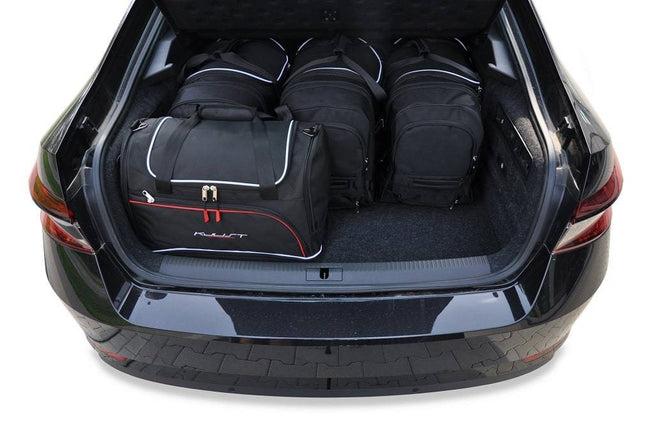 Kjust Kjust Reistassenset voor Skoda Superb 5-deurs hatchback 2019-2024 - Set van 5 Tassen met 3 Roltassen en 2 Sporttassen Harvest Automotive 2