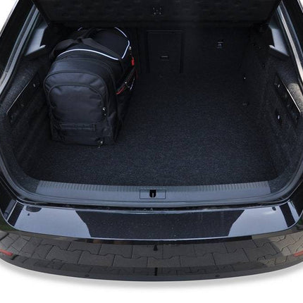 Kjust Kjust Reistassenset voor Skoda Superb 5-deurs hatchback 2019-2024 - Set van 5 Tassen met 3 Roltassen en 2 Sporttassen Harvest Automotive 5