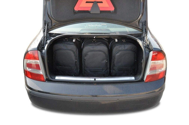 Kjust Kjust Reistassenset voor Skoda Superb Sedan 2002-2008 - Set van 5 Tassen met 3 Roltassen en 2 Vliegtuigtassen Harvest Automotive 2