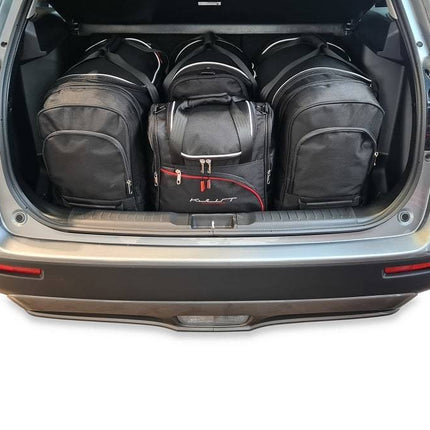 Kjust Kjust Reistassenset voor Suzuki Vitara 5-deurs 2015-2024 - Set van 4 Tassen met 2 Roltassen 1 Sporttas en 1 Vliegtuigtas Harvest Automotive 1