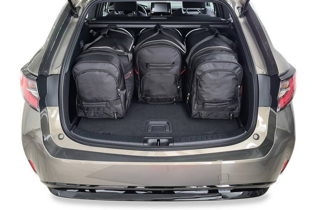 Kjust Kjust Reistassenset voor Toyota Corolla Touring Sports vanaf 2019 - Set van 4 Tassen met 3 Roltassen en 1 Sporttas Harvest Automotive 2