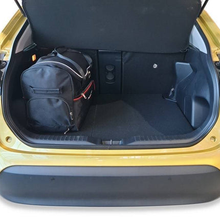 Kjust Kjust Reistassenset voor Toyota Yaris Cross vanaf 2021 - Set van 4 Tassen met 2 Roltassen en 2 Sporttassen Harvest Automotive 4