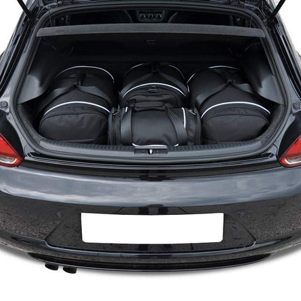 Kjust Kjust Reistassenset voor Volkswagen Scirocco 2008-2017 - Set van 4 Tassen met 2 Roltassen 1 Sporttas en 1 Vliegtuigtas Harvest Automotive 1