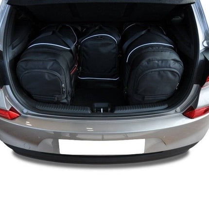 Kjust Reistassenset voor Hyundai i30 Fastback vanaf 2018 - Set van 4 Tassen met 2 Roltassen 1 Sporttas en 1 Vliegtuigtas