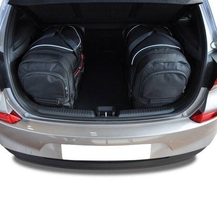 Kjust Reistassenset voor Hyundai i30 Fastback vanaf 2018 - Set van 4 Tassen met 2 Roltassen 1 Sporttas en 1 Vliegtuigtas