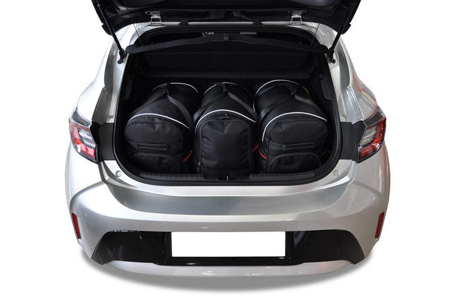 Kjust Reistassenset voor Toyota Corolla 5-deurs vanaf 2019 - Set van 3 Tassen met 2 Roltassen en 1 Sporttas