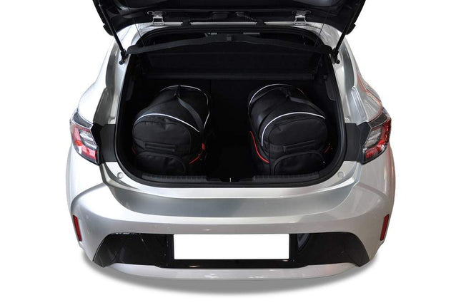 Kjust Reistassenset voor Toyota Corolla 5-deurs vanaf 2019 - Set van 3 Tassen met 2 Roltassen en 1 Sporttas