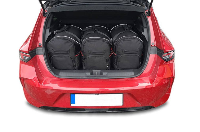 Kjust Reistassenset voor Opel Astra 5-deurs vanaf 2022 - Set van 3 Tassen met 3 Roltassen